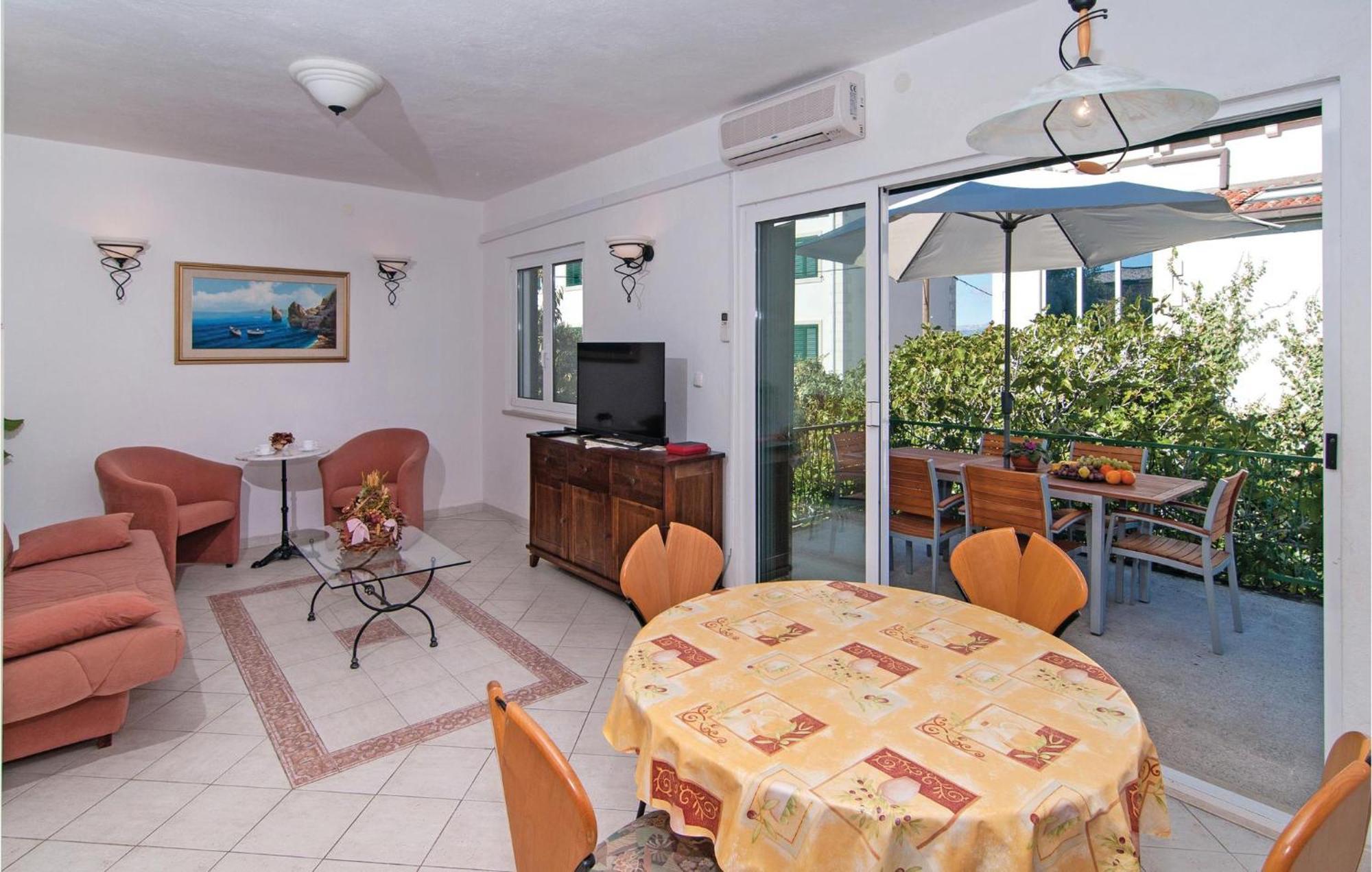 3 Bedroom Cozy Home In Supetar Bagian luar foto