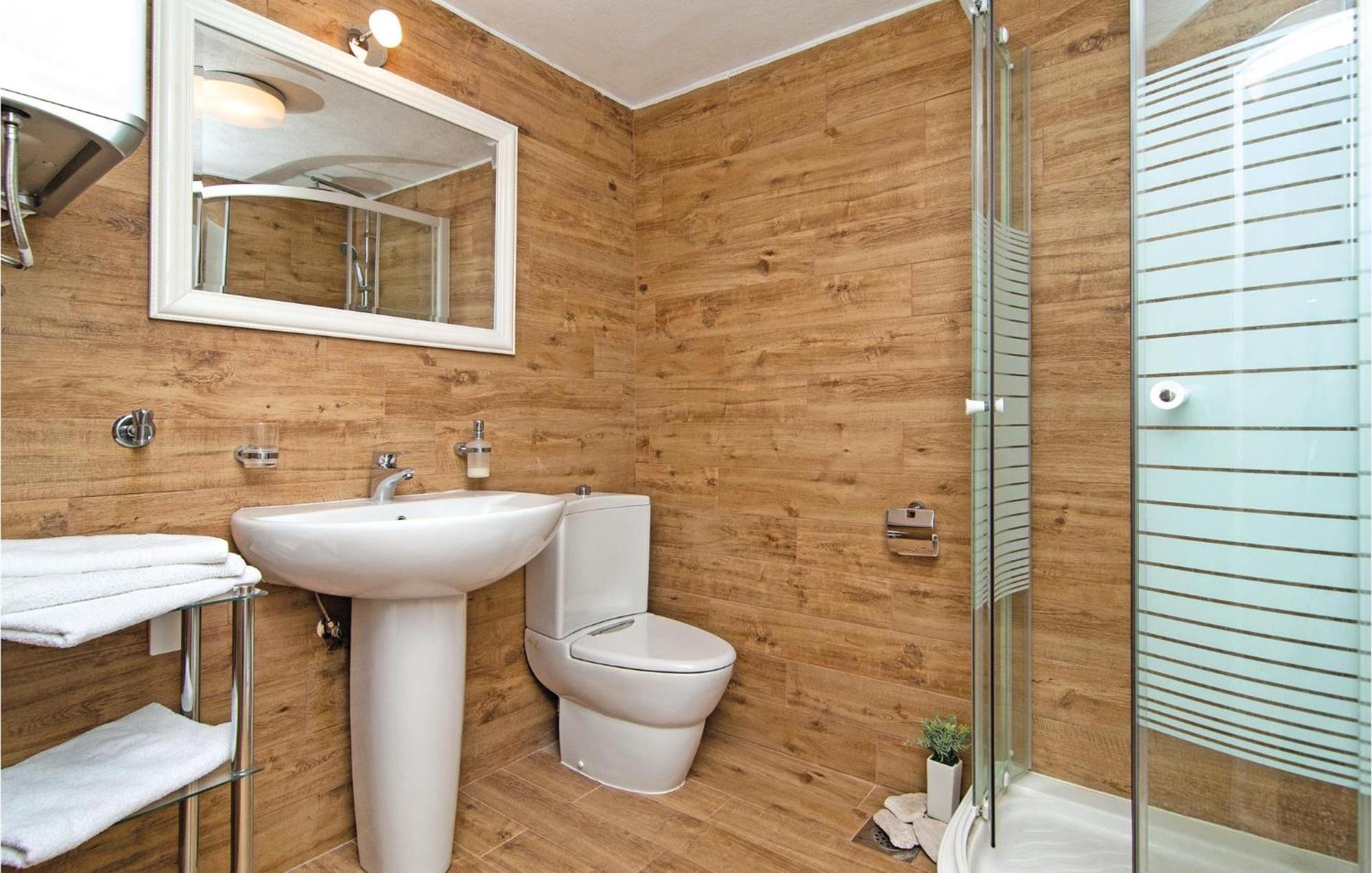 3 Bedroom Cozy Home In Supetar Bagian luar foto
