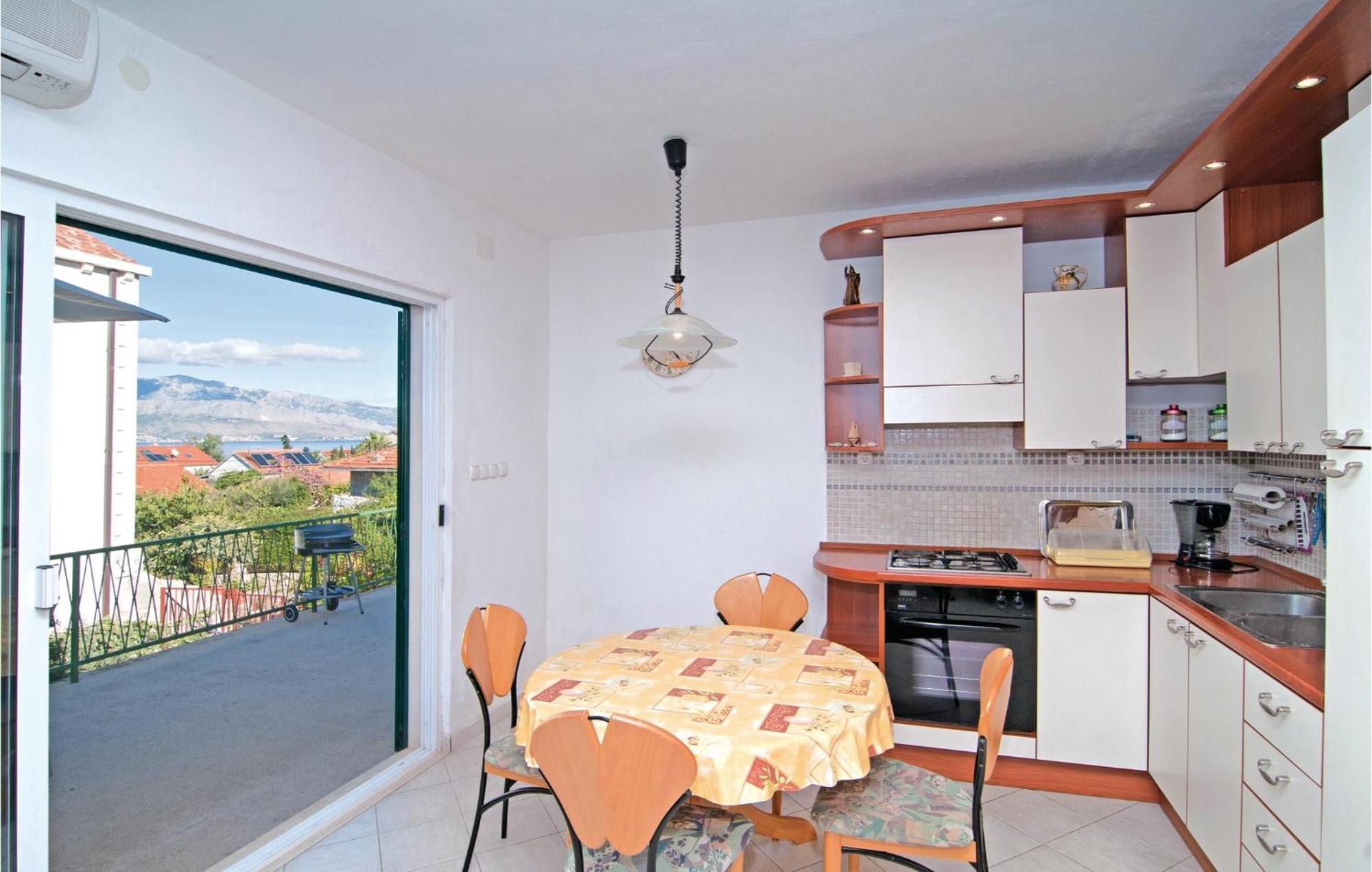 3 Bedroom Cozy Home In Supetar Bagian luar foto
