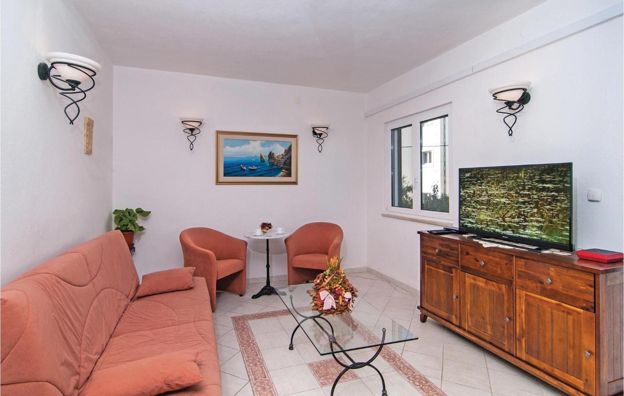 3 Bedroom Cozy Home In Supetar Bagian luar foto