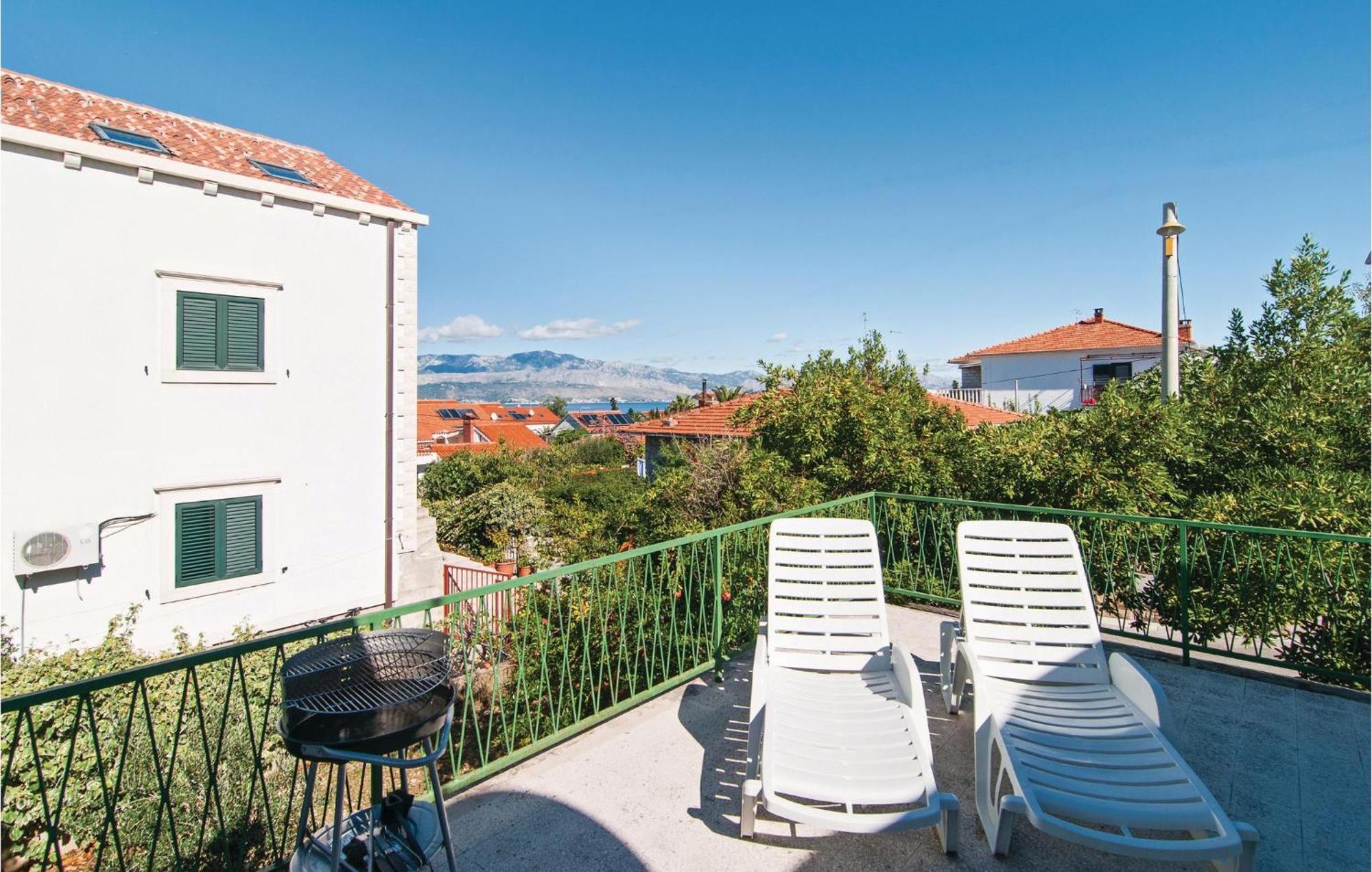 3 Bedroom Cozy Home In Supetar Bagian luar foto