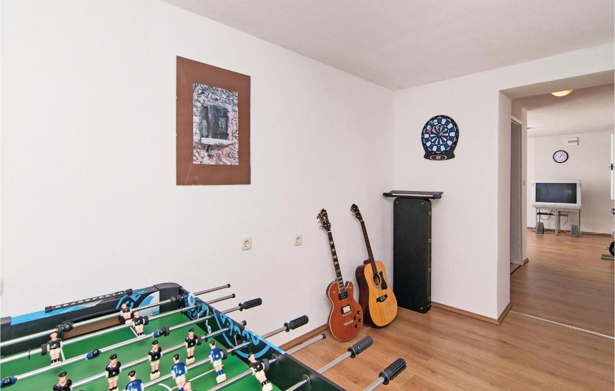 3 Bedroom Cozy Home In Supetar Bagian luar foto
