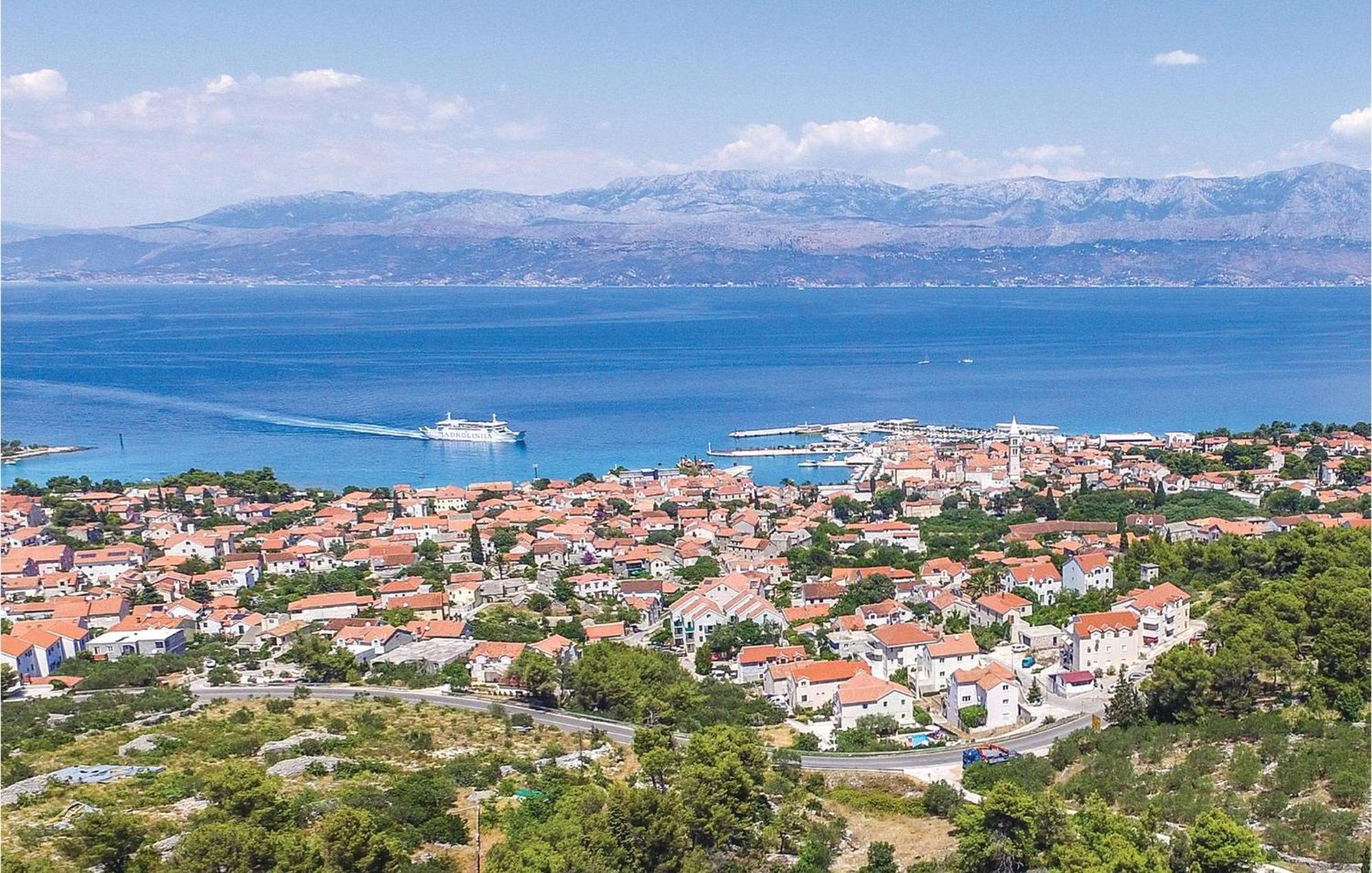 3 Bedroom Cozy Home In Supetar Bagian luar foto