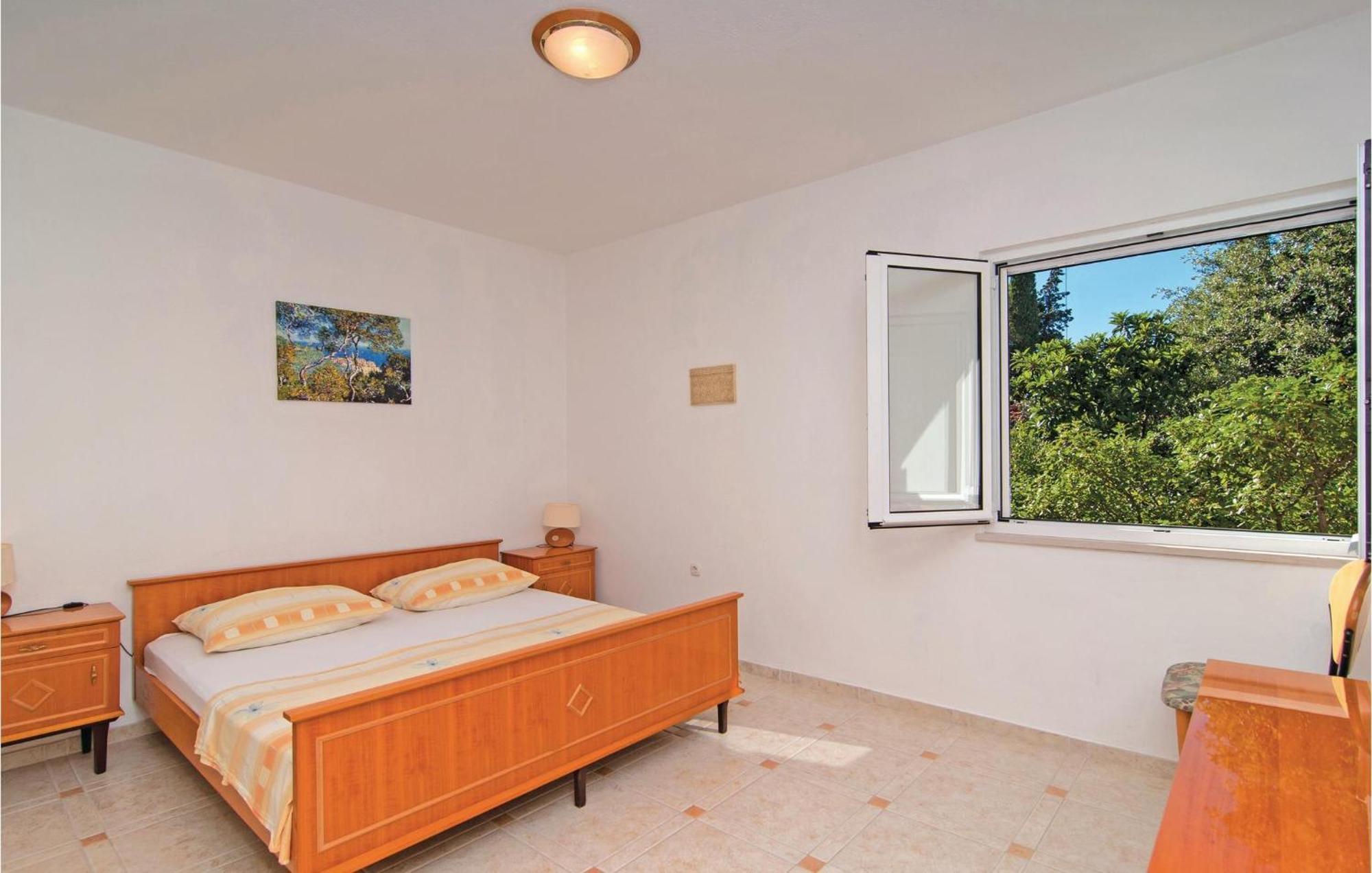 3 Bedroom Cozy Home In Supetar Bagian luar foto