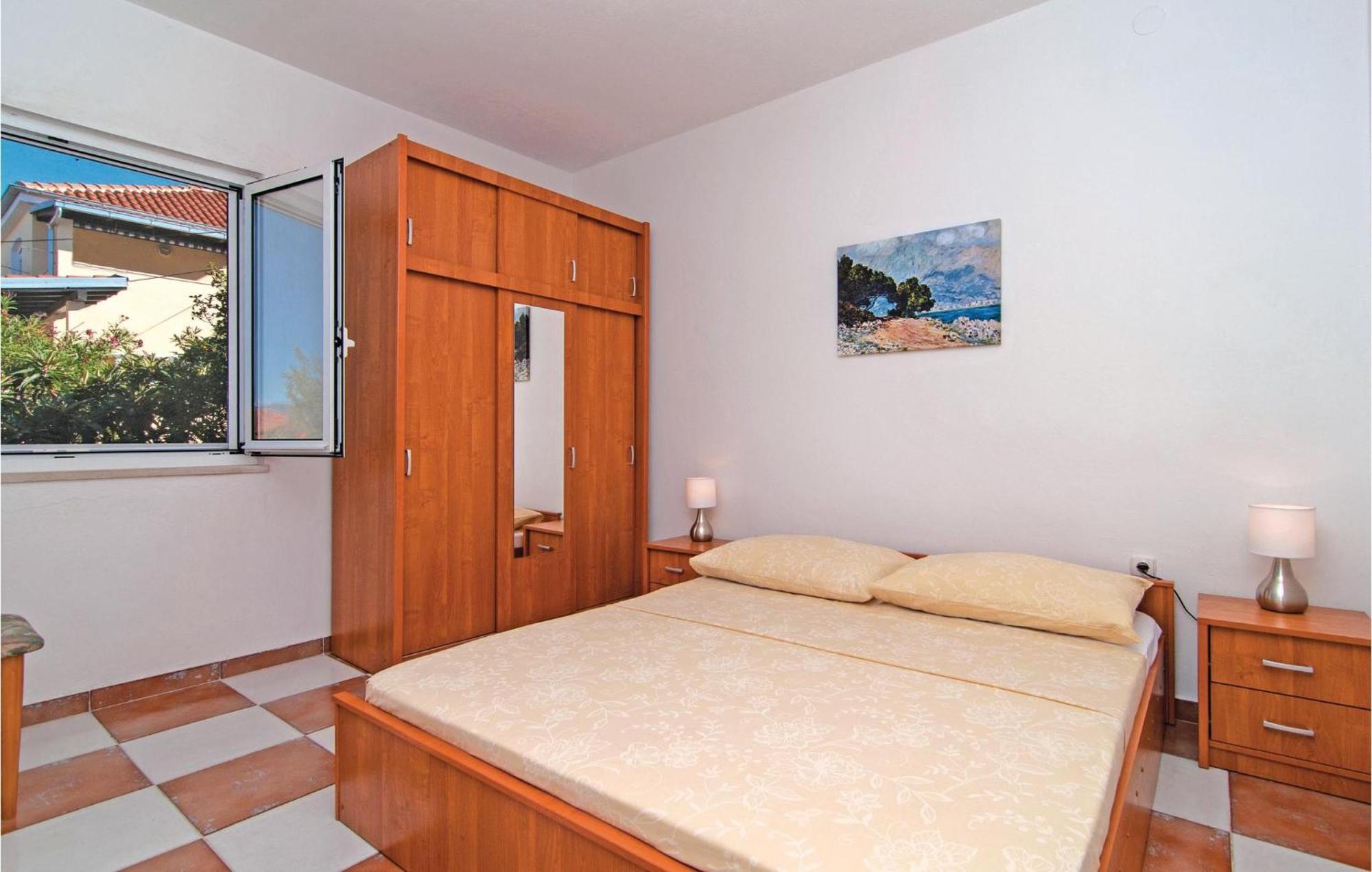 3 Bedroom Cozy Home In Supetar Bagian luar foto
